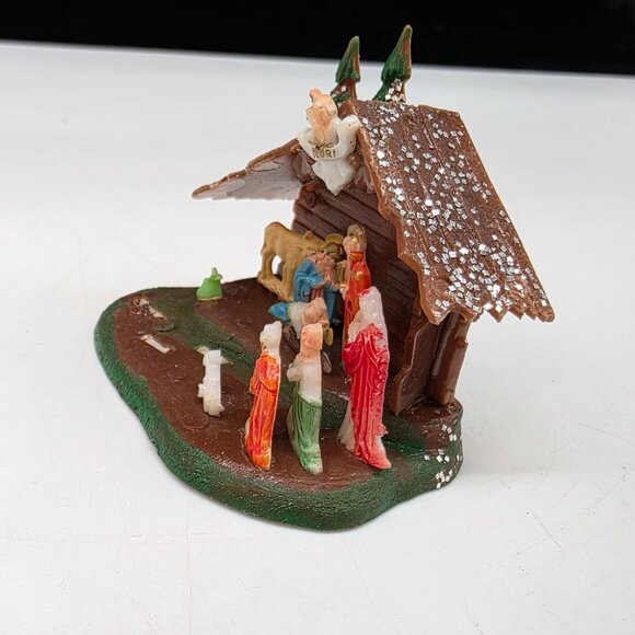 Vintage Miniature Nativity Scene Light Cover Stable & Figurines Plastic Hong Kon - Picture 3 of 8